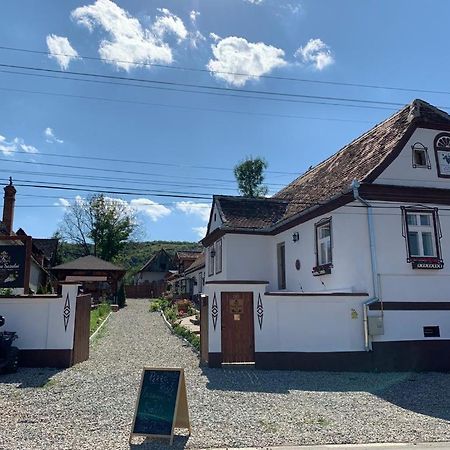 Taverna Sasului バズナ エクステリア 写真
