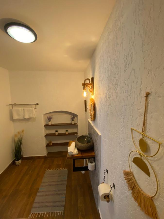 Taverna Sasului バズナ エクステリア 写真